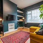 3 Bedroom And Garden In North Casa de Férias *