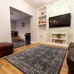 3 Bedroom And Garden In North * Bristol