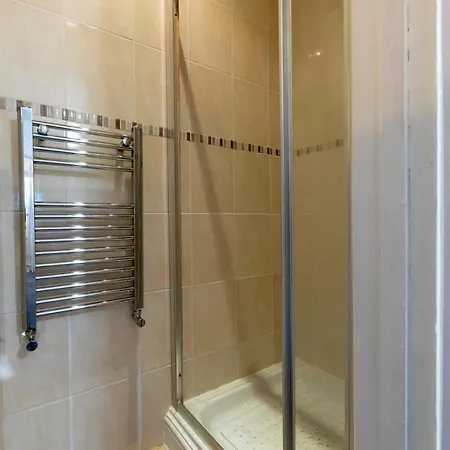 Prázdninový dům 3 Bedroom And Garden In North Bristol