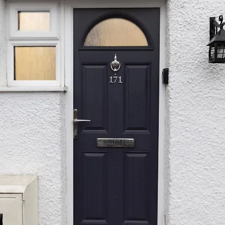 Hébergement de vacances 3 Bedroom And Garden In North *