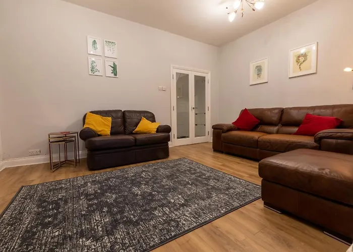 3 Bedroom And Garden In North