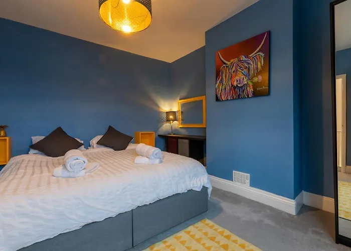 3 Bedroom And Garden In North Casa vacanze *