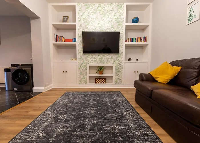 Casa vacanze 3 Bedroom And Garden In North *