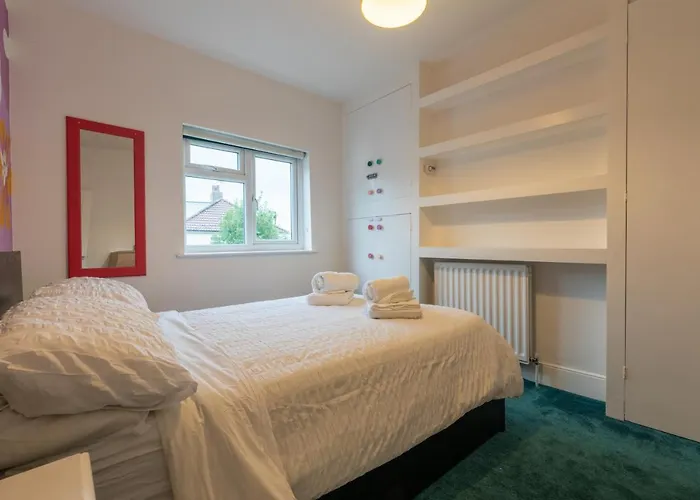 Ferienhaus 3 Bedroom And Garden In North