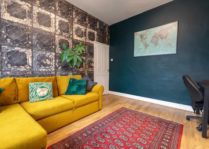 3 Bedroom And Garden In North *