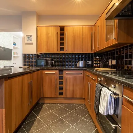 3 Bedroom And Garden In North Bristol